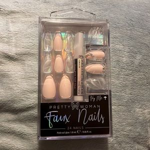 PRETTY WOMAN FAUX NAILS kit NEW in blush pink with clear & rhinestone accents
